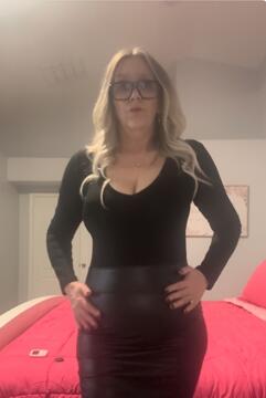 Mommy Leather Skirt Tease video from SpunSugar