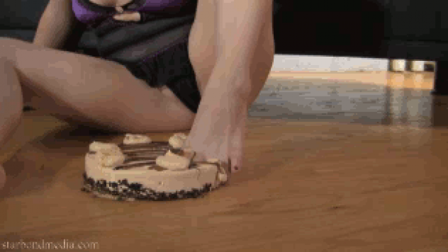 Whitney Morgan's Messy Feet video from Star Nine