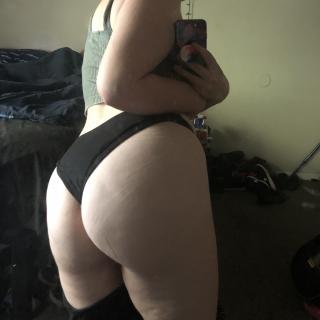 Show Me The Booty photo gallery by Violet Quinnley