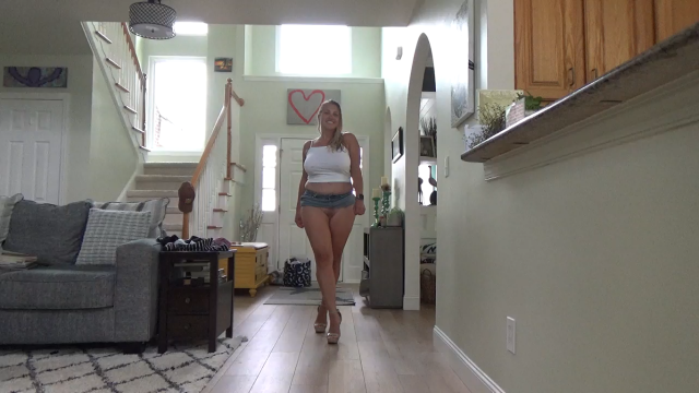 Modeling 7 video from Suckiefuckie