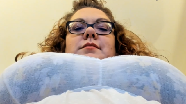 Giantess grows from potion and now you want her video from SultryMissEm