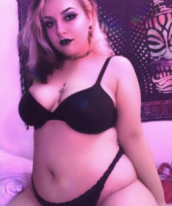 Tess Blood at APClips.com