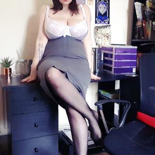 Office Slut photo gallery by TheLunaBabyy