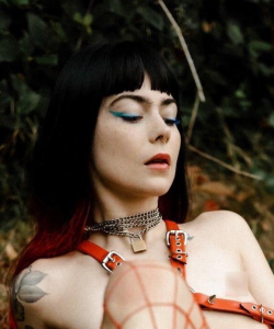 Zenaya Rose at APClips.com