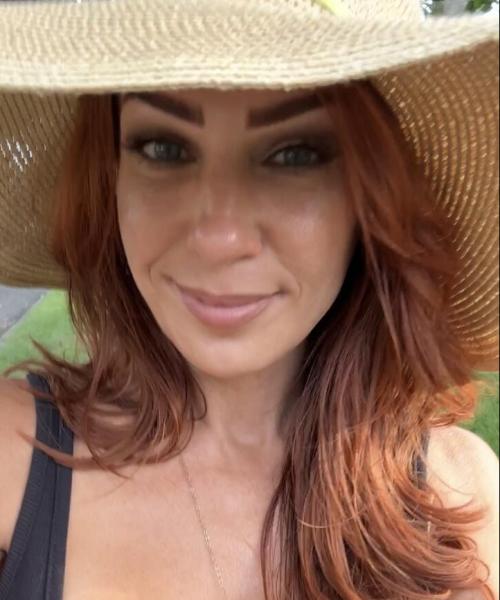 TrophyWifeNat contest photo