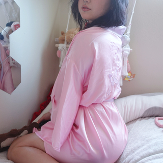 Robe photo gallery by Ur2dwaifu