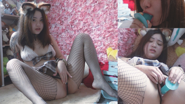 Getting Creamy for Daddy video from Ur2dwaifu