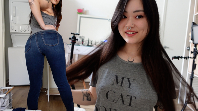 Smell My Fart in Jeans video from Ur2dwaifu
