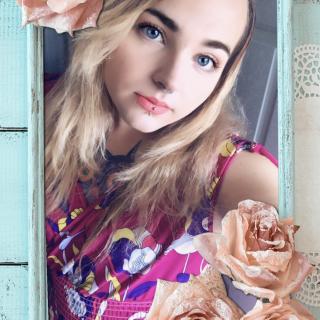Valerie Rose photo