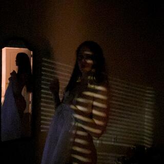 Victoria Vanity photo