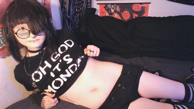 Small Goth Titrub & Jerkoff video from BikuBoyfriend