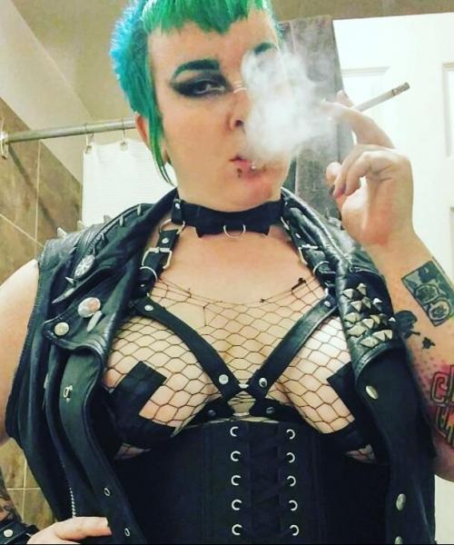 Miss Vaga Bong contest photo