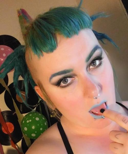 Miss Vaga Bong contest photo