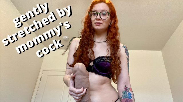gentle hole stretching and breeding with huge cock futa mommy video from Veggiebabyy
