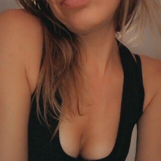 Victoria Diamond photo