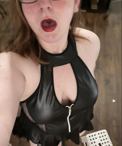 Violet Parrish at APClips.com