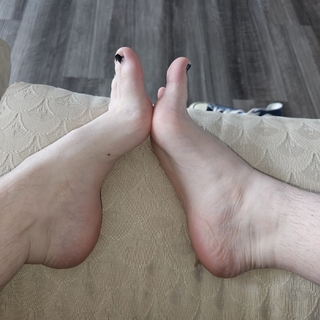 Hairy Toes and Cracked Polish photo gallery by Dani Raine