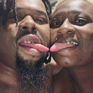 MsCoco/YoLicka photo